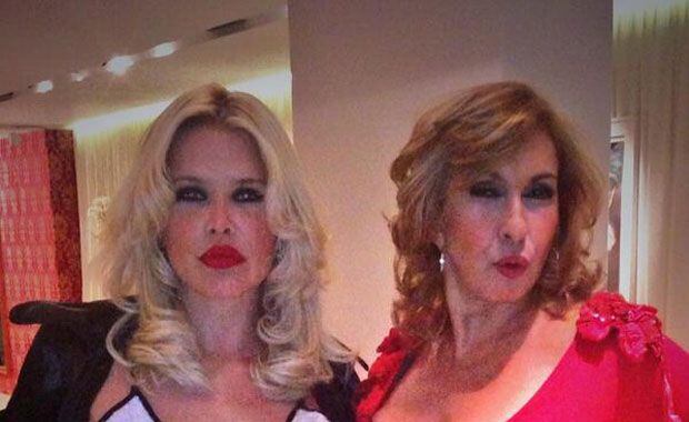 Nazarena y Georgina Barbarossa antes del festejo (Foto: Twitter). 