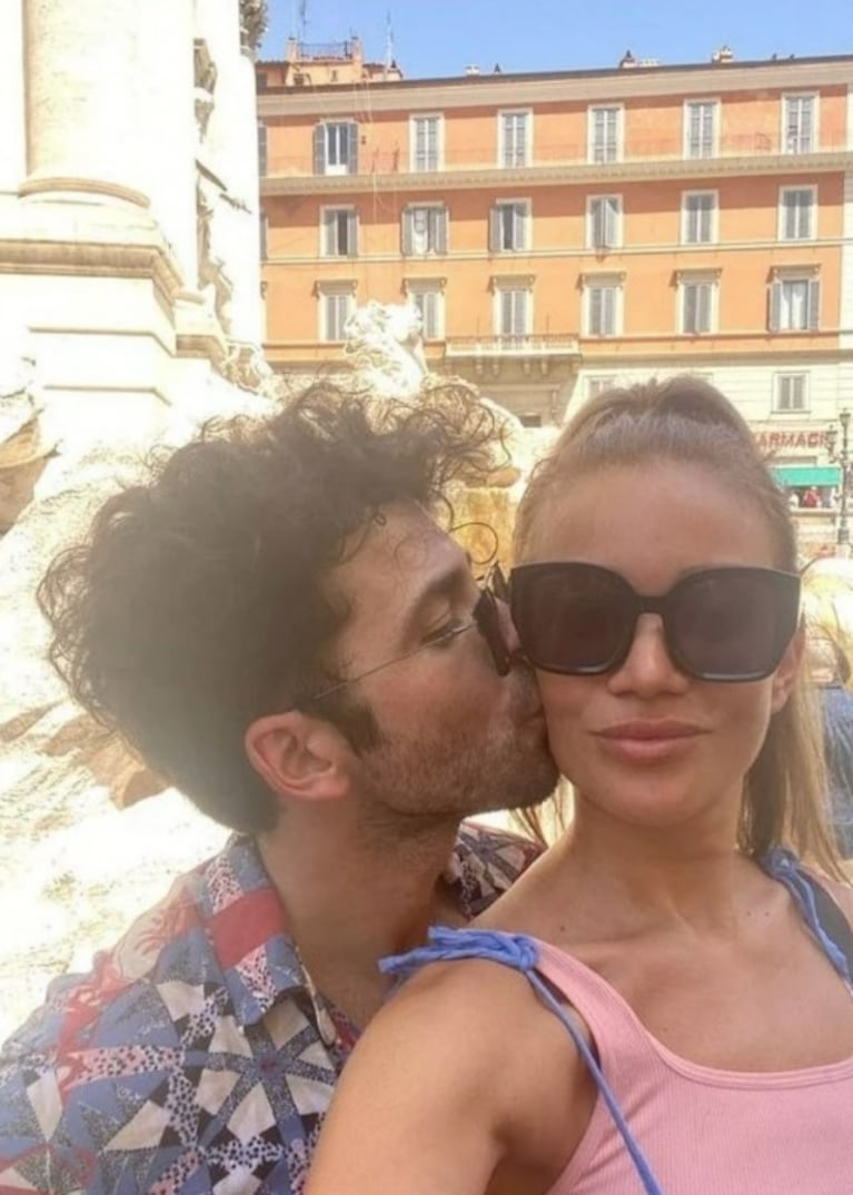 Nazareno Casero, de novio con Carolina Puntonet, ex bailarina de ShowMatch: sus románticos días en Italia