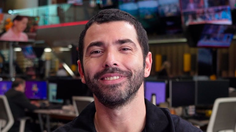 Nazareno Casero en el Centro de Contenidos Multiplataforma de Artear. (Foto: Solana Di Tullio)
