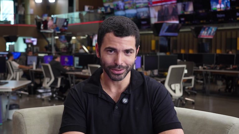 Nazareno Casero en el Centro de Contenidos Multiplataforma de Artear. (Foto: Solana Di Tullio)