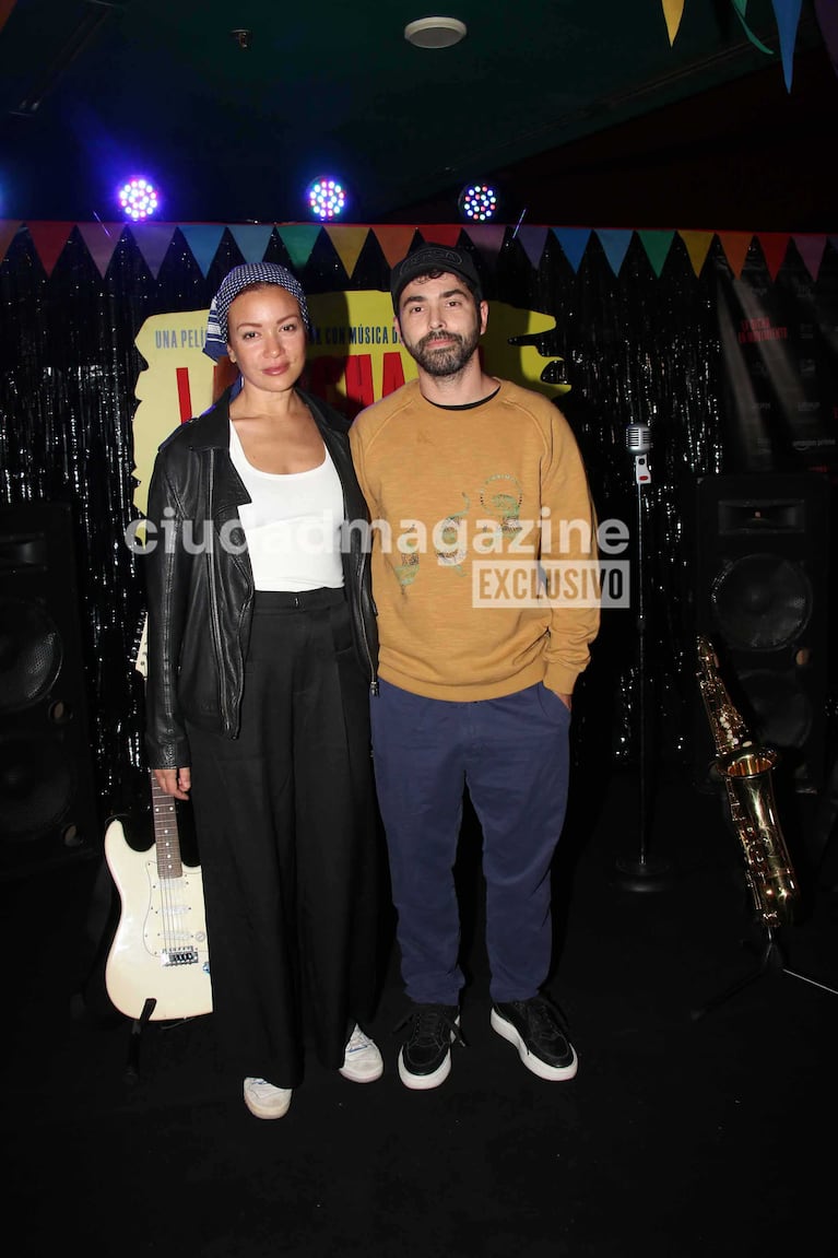 Nazareno Casero y su novia, Carolina Puntonet (Foto: Movilpress)