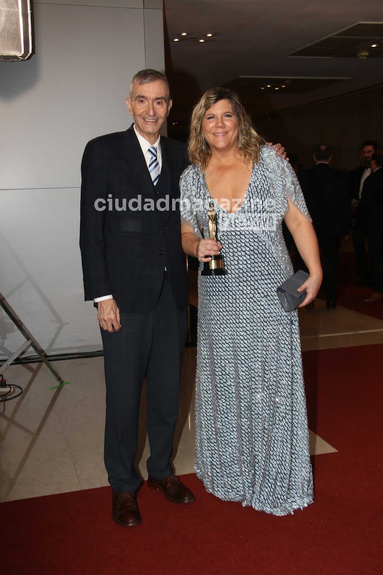 Nelson Castro y Dominique Metzger, ganadores del Martín Fierro por Telenoche (Foto: Movilpress)