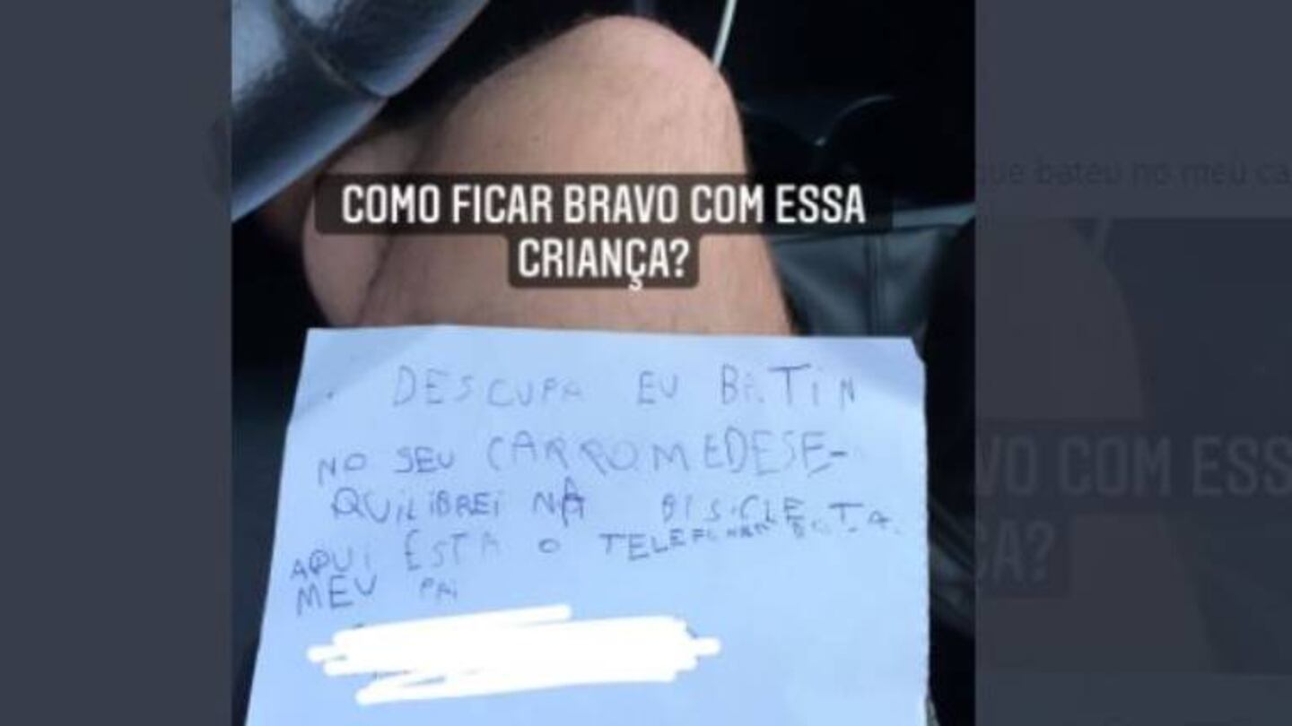 Nene de 7 años raya auto sin querer y deja teléfono de su papá para que pague el arreglo