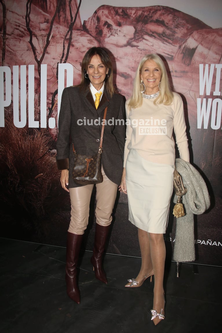 Nequi Galotti y Evelyn Scheidl en el desfile de Puli Demaría (Foto: Movilpress).