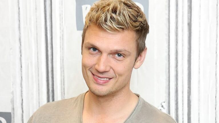¿Nick Carter no saca los pies de la cama porque teme que un Gremlins lo muerda?
