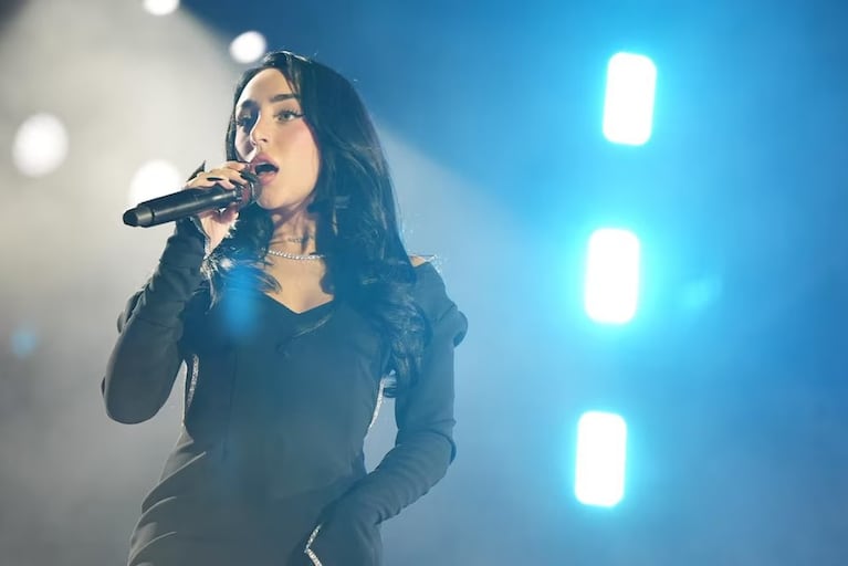 Nicki Nicole hizo historia en Rosario con su primer concierto sinfónico ante 250.000 personas: las fotos