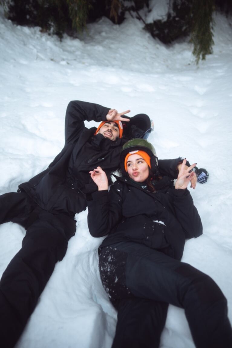 Nico Occhiato esquió en Cerro Bayo con Flor Jazmín Peña y Juan Marconi: las fotos en la nieve