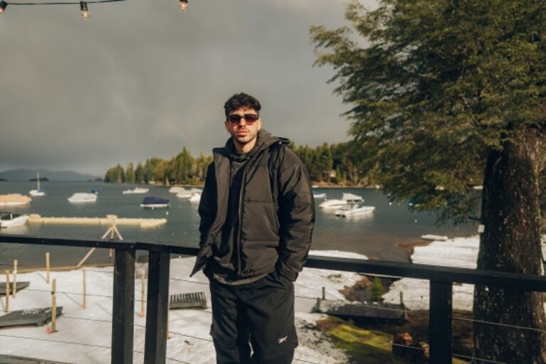 Nico Occhiato esquió en Cerro Bayo con Flor Jazmín Peña y Juan Marconi: las fotos en la nieve