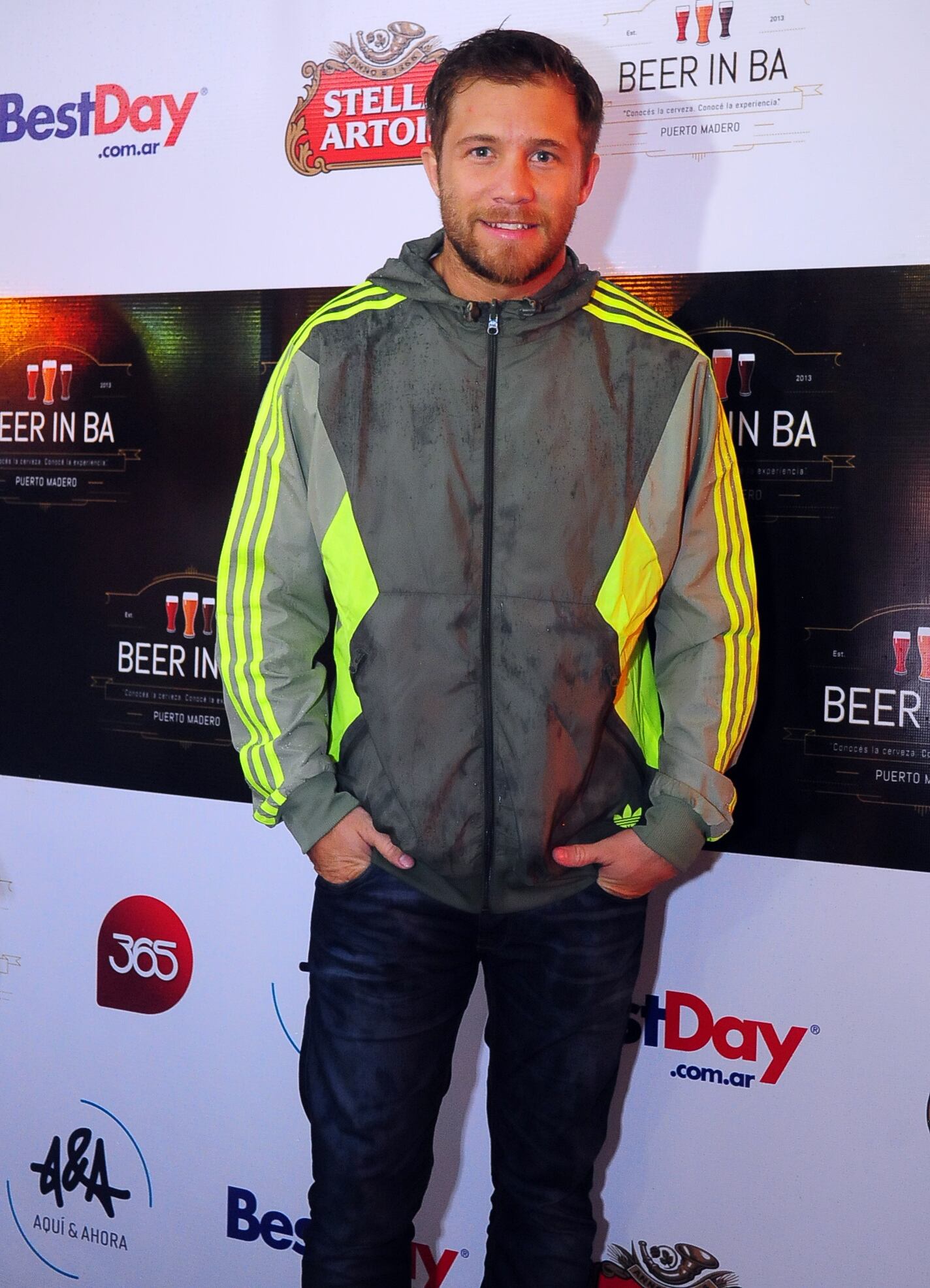 Nico Riera, con campera deportiva en el Beer BA. (Foto: Prensa Fran Larguía)