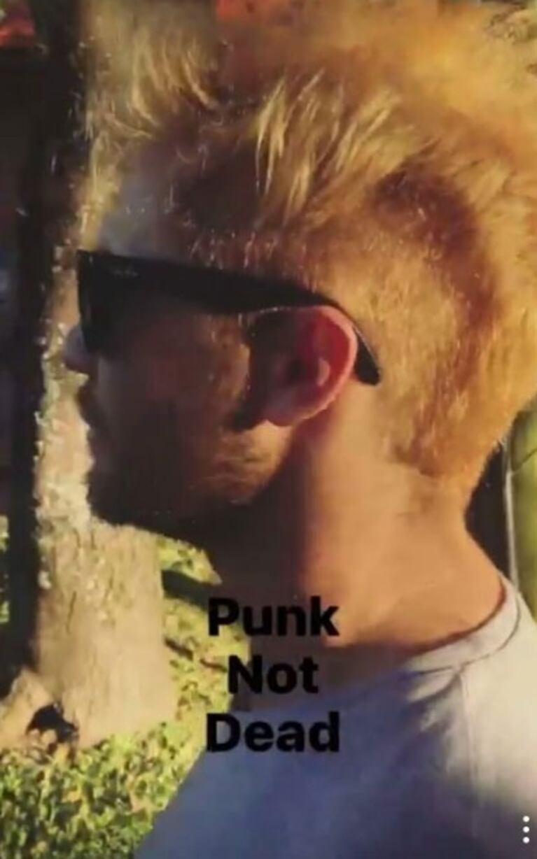 Nico Riera y un cambio de look jugadísimo: corte estilo punk y pelo súper rubio