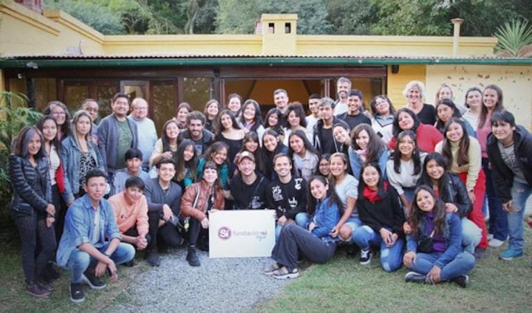 Nico Vázquez, Gime Accardi y Benjamín Rojas, emocionados en la inauguración de una Residencia Universitaria en Jujuy