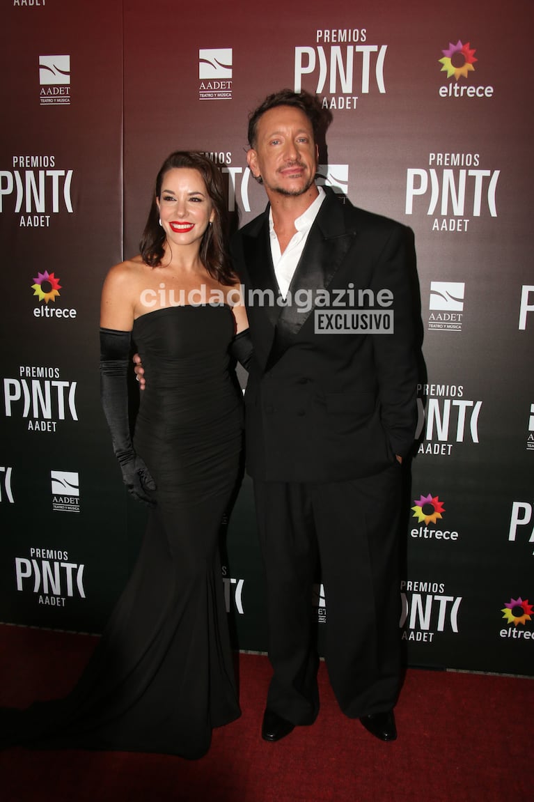 Nico Vázquez y Dai Fernández en los Premios Pinti (Foto: Movilpress).