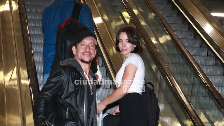 Nico Vázquez y Dai Fernández rumbo a los EE.UU. (Foto: Movilpress)