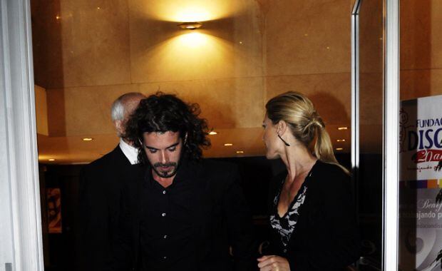 Nico y Eugenia llegaron a la puerta del Salguero Plaza. (Foto: Jennifer Rubio)