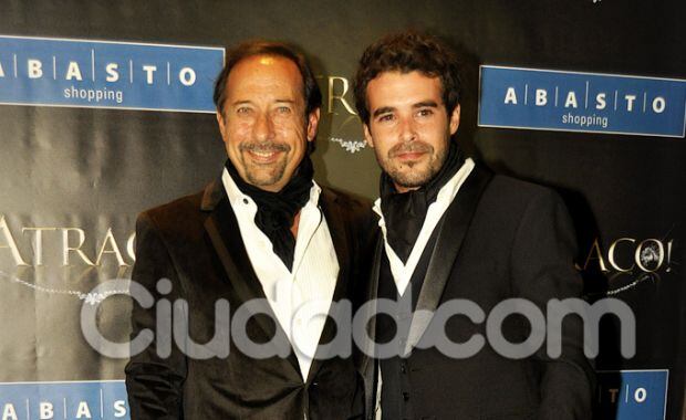 Nicolás Cabré y Guillermo Francella, en el estreno de Atraco. (Foto: Jennifer Rubio - Ciudad.com)