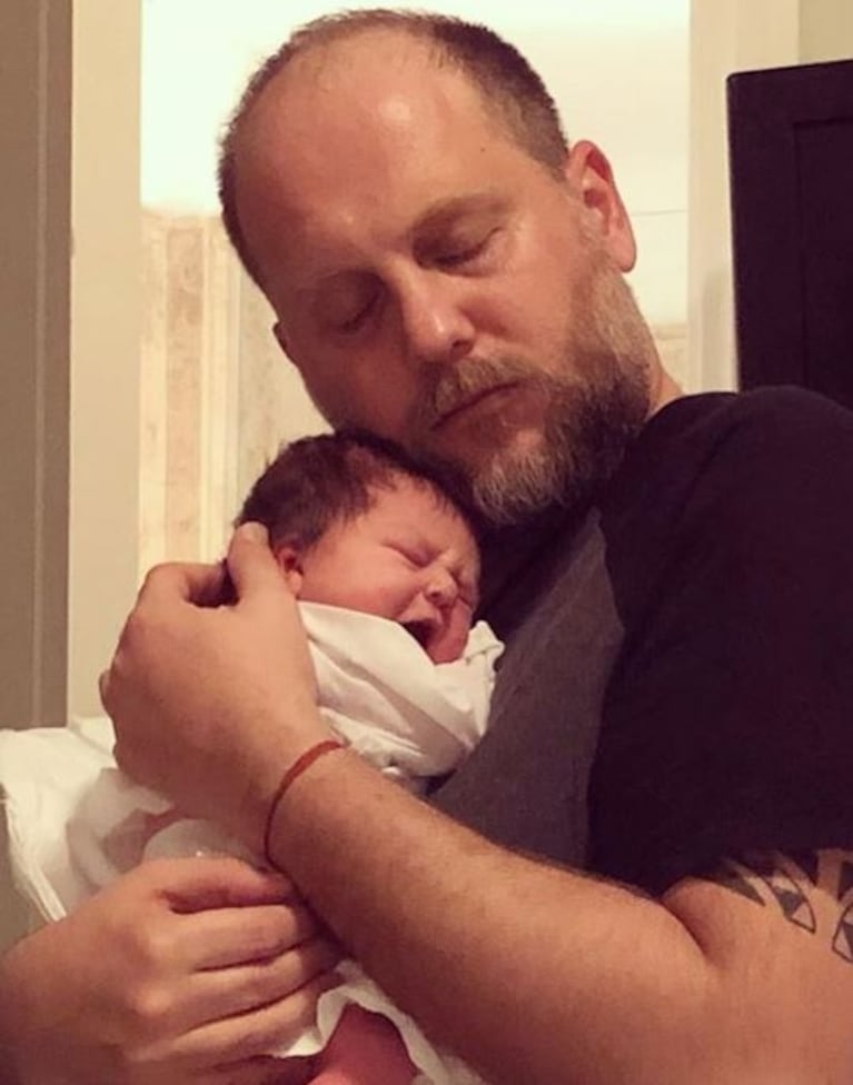 Nicolás "Cayetano" Cajg fue papá: la tierna presentación de su hija, Paloma