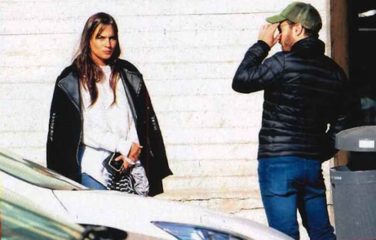 Nicolás Francella, de paseo con su novia por las callecitas de Buenos Aires​