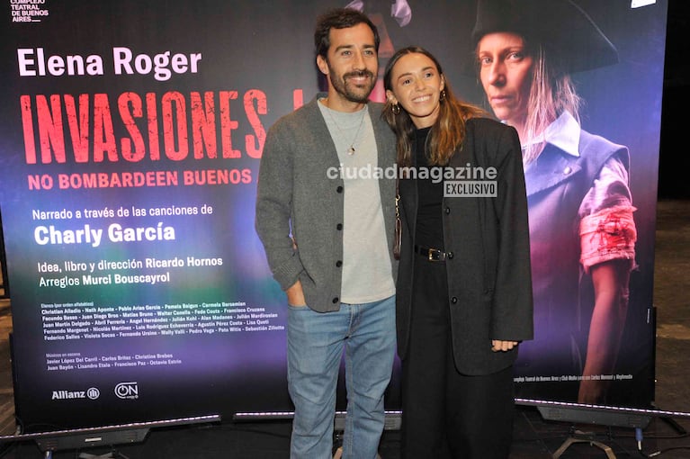 Nicolás Francella y su novia en el estreno de Invasiones I, la obra protagonizada por Elena Roger (Foto: Movilpress).