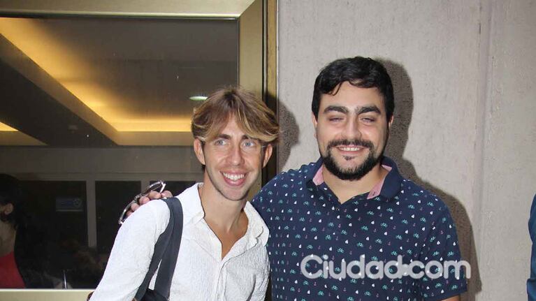 Nicolas Maiques y Juan Paya, en el casamiento por Civil de Darío BArassi (Foto: Movilpress)
