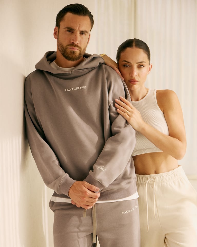 Nicolás Tagliafico y Caro Calvagni lanzaron una cápsula de moda deportiva | Créditos: Instagram @calvagniofficial