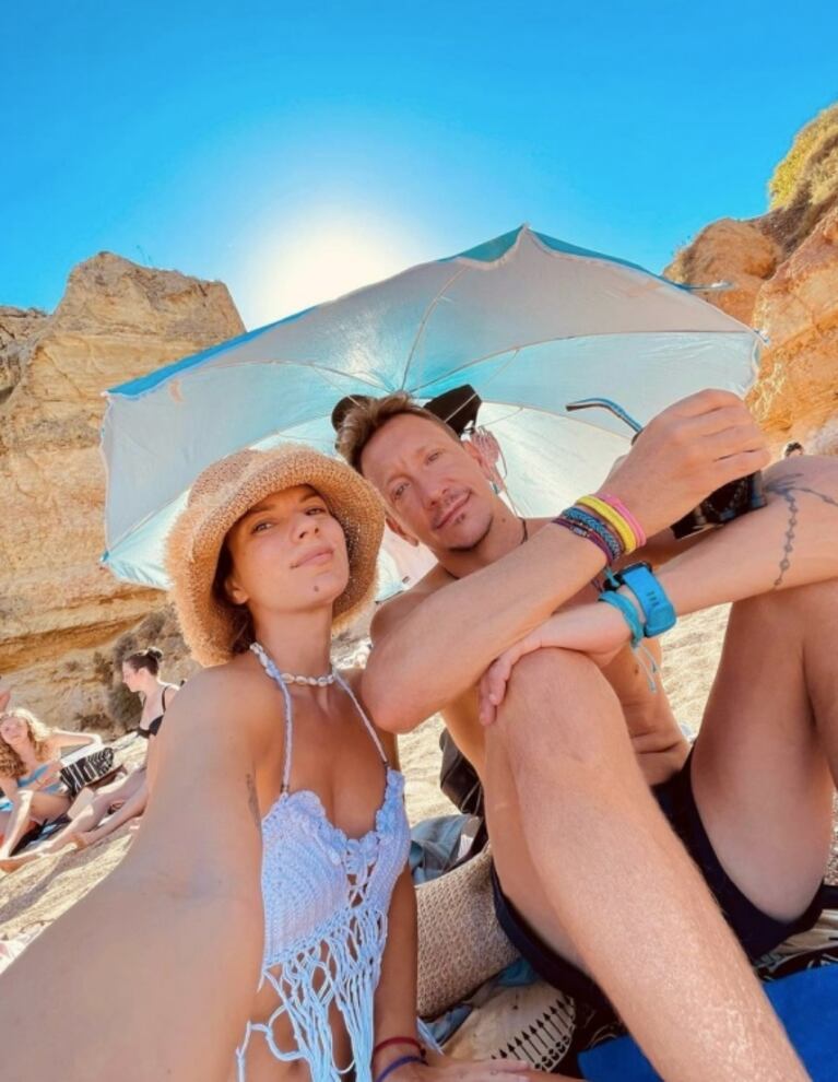 Nicolás Vázquez y Gimena Accardi se despidieron de sus vacaciones con románticas fotos