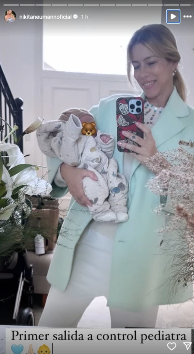 Nicole mostró el look de su hijo para su visita al pedriatra.
