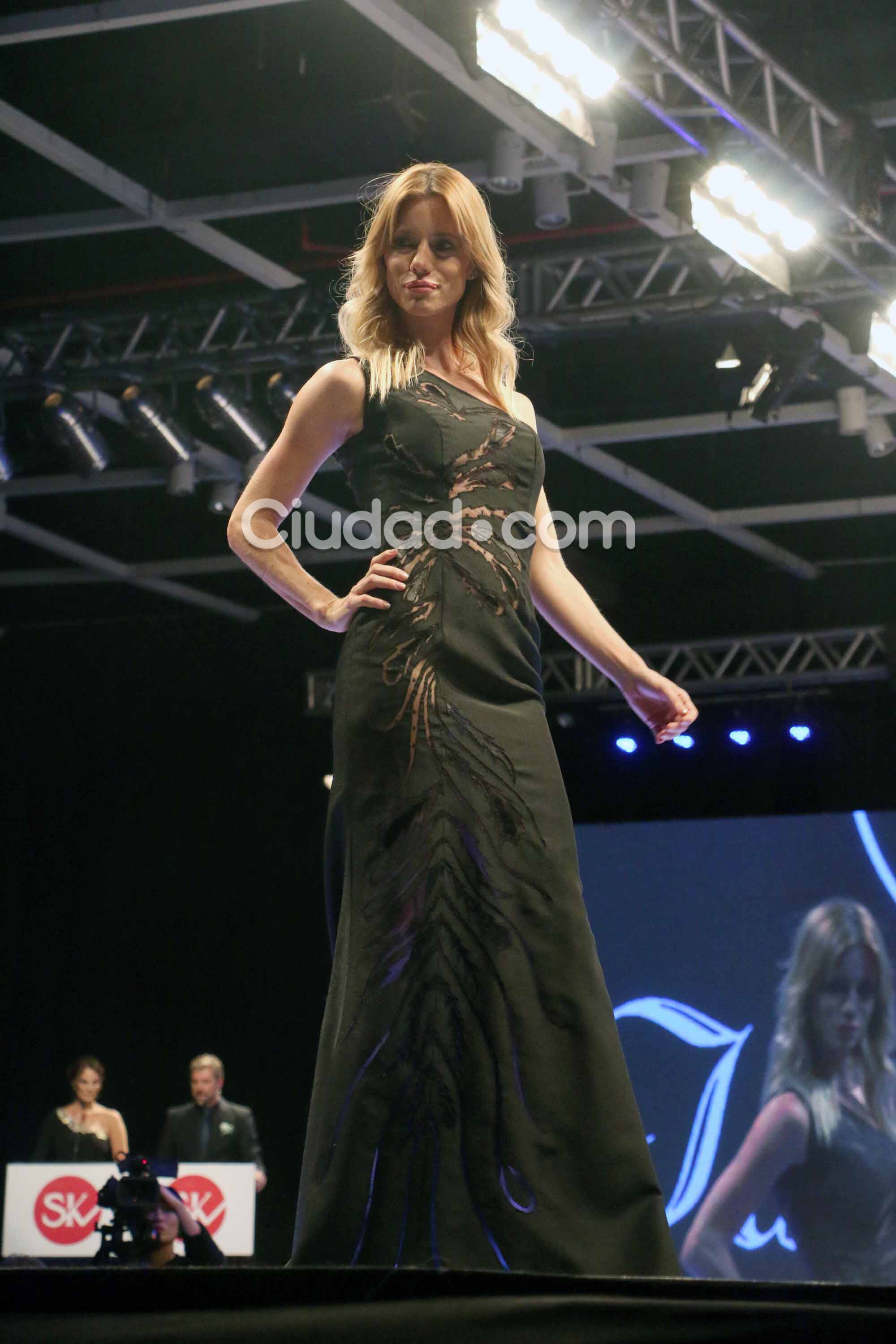 Nicole Neumann, en un desfile (Foto: Movilpress)