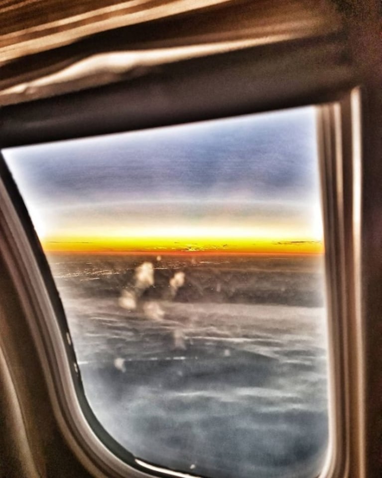 Nicole Neumann enfrentó su fobia a volar acompañada por su novio: "En las nubes; la felicidad está al otro lado de tus miedos"