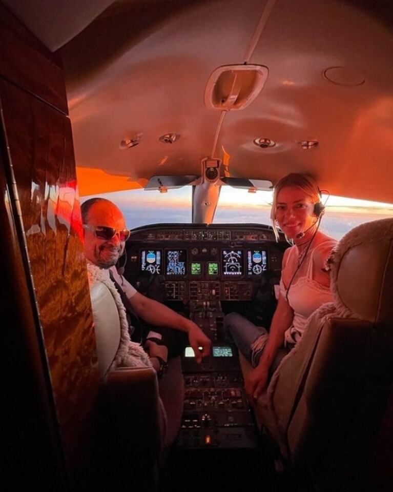 Nicole Neumann enfrentó su fobia a volar acompañada por su novio: "En las nubes; la felicidad está al otro lado de tus miedos"