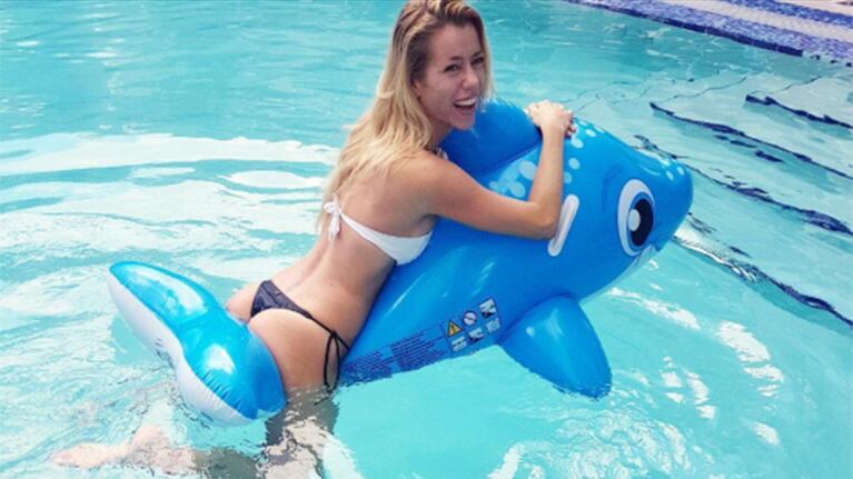 Nicole Neumann, sexy en la pileta de Miami (Foto: Instagram).