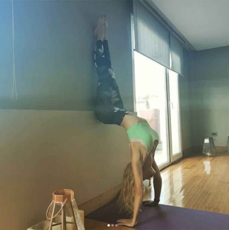 Nicole Neumann, sexy haciendo yoga: espiá sus jugadas posturas