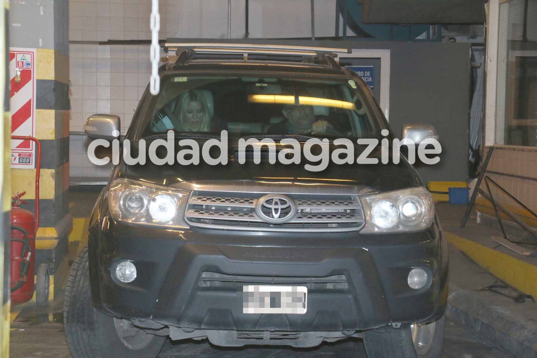 Nicole Neumann volvió a desfilar tras su ruptura de Cubero (Fotos: Movilpress).