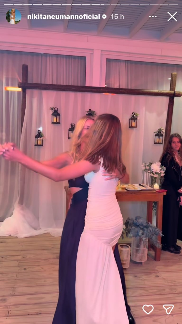 Nicole Neumann y Allegra Cubero en la fiesta de sus 15 años (Foto: Instagram/@nikitaneumannoficial)