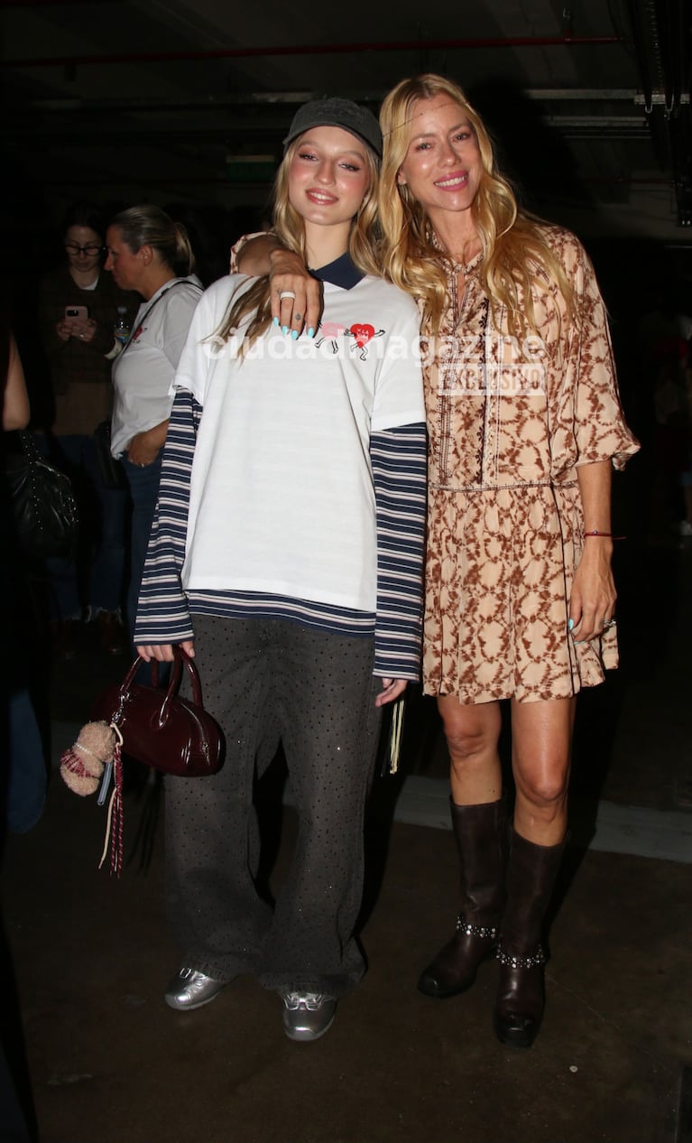 Nicole Neumann y Allegra Cubero en Moda Argentina X LA VIDA (Foto: Movilpress).