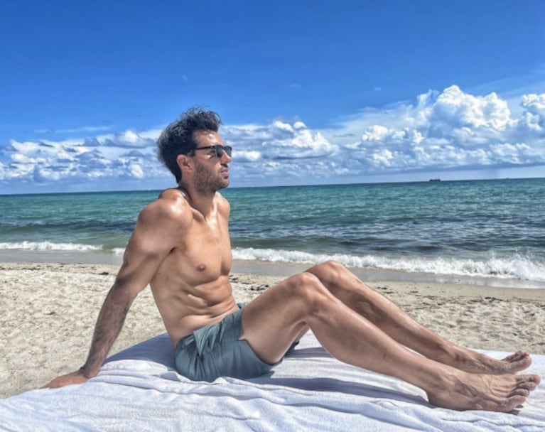 Nicole Neumann y José Manuel Urcera tomaron sol y comieron sandía en Miami: "No molestar"