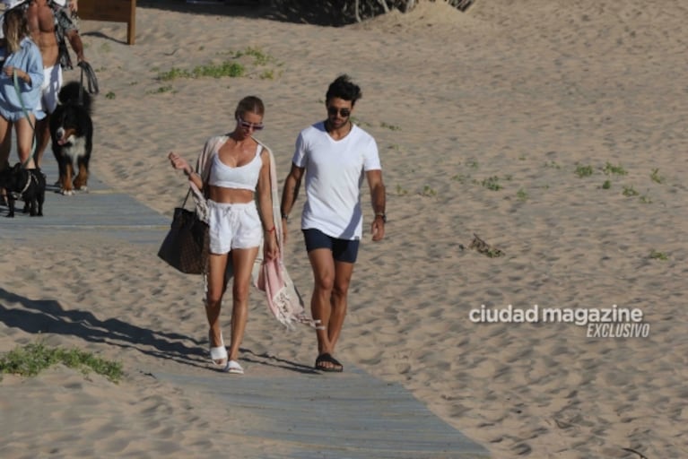 Nicole Neumann y Manu Urcera celebraron su compromiso en las playas de Punta del Este: todas las fotos
