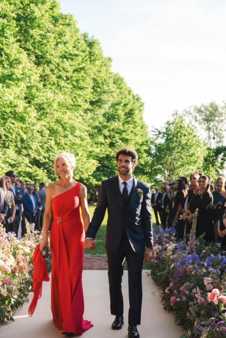 Nicole Neumann y Manu Urcera compartieron el álbum de fotos oficial de su casamiento: imágenes soñadas