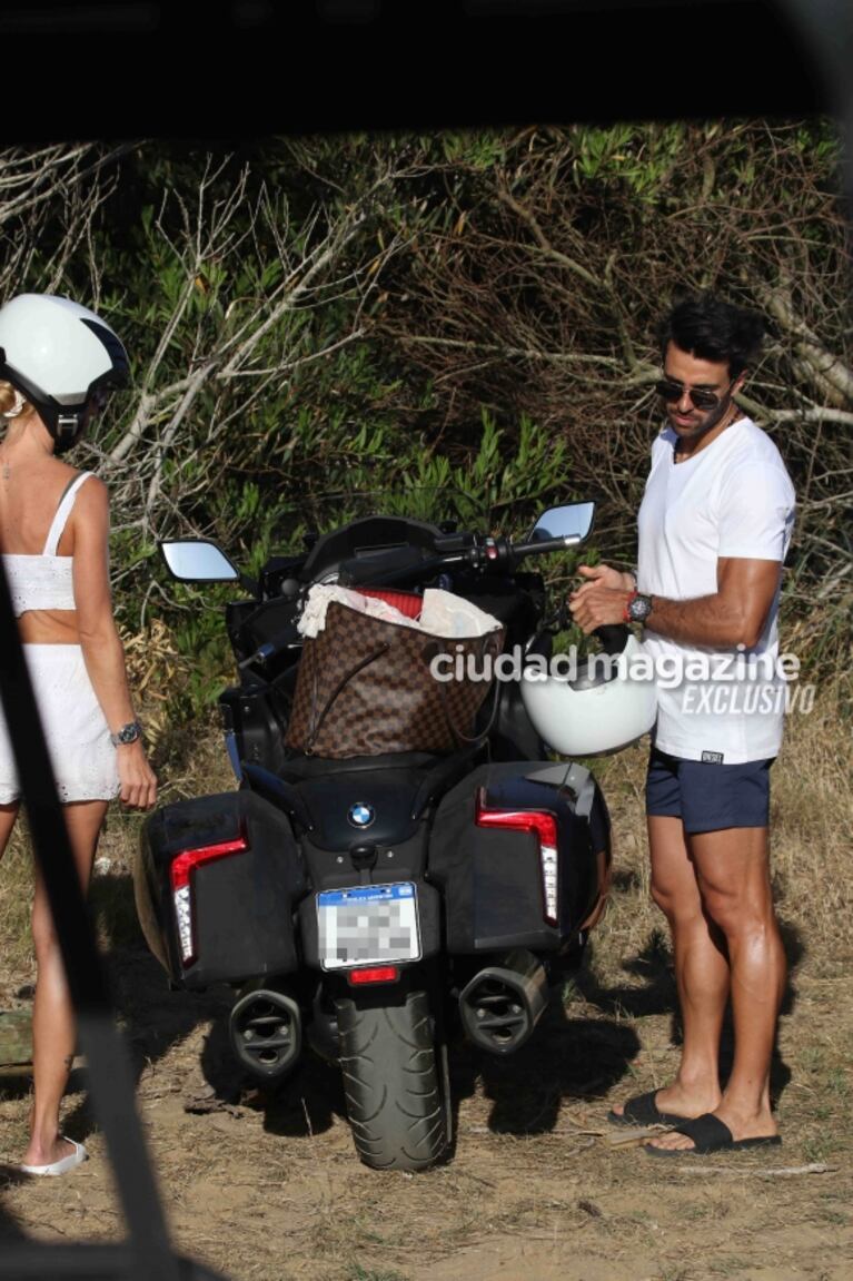 Nicole Neumann y Manu Urcera pasearon enamorados por Punta del Este en la nueva moto del corredor