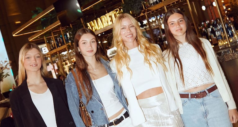 Nicole Neumann y sus hijas. Foto: prensa