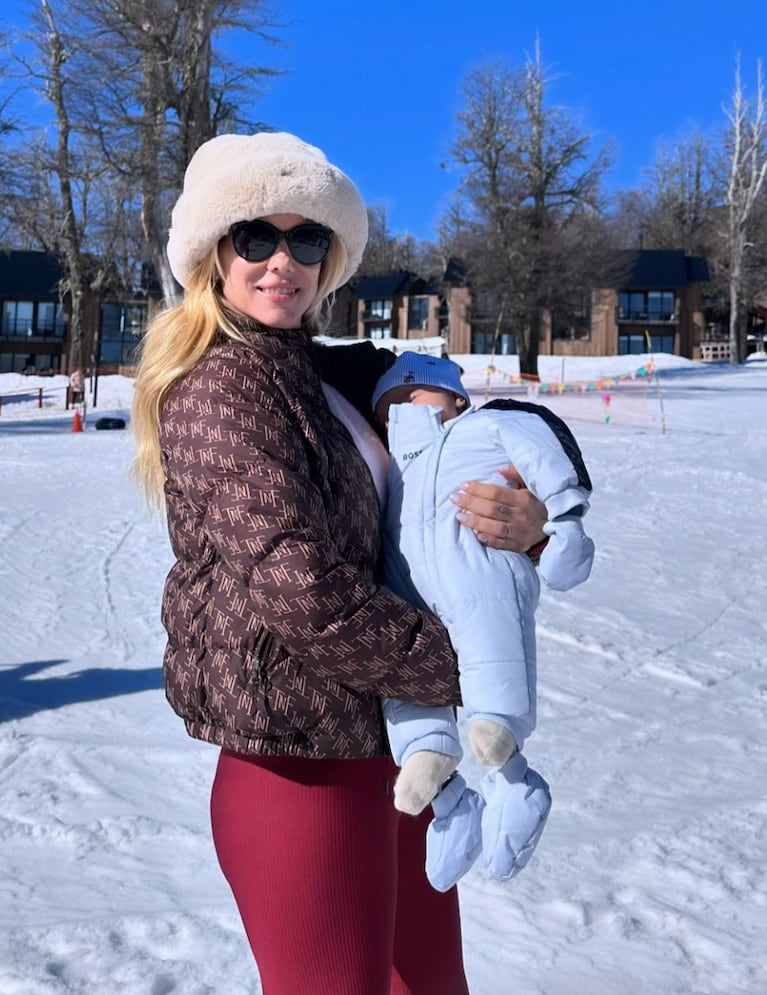 Nicole y Cruz en la nieve.