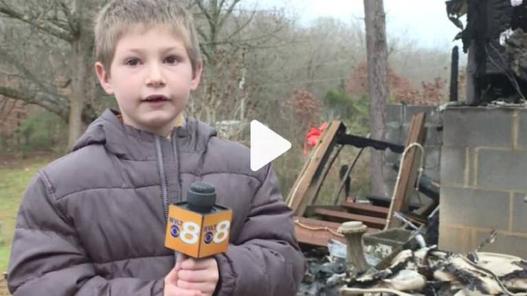 Niño de 7 años rescata a su hermanita bebé de su cuarto mientras se incendiaba su casa