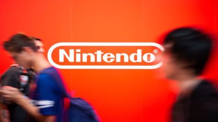 Nintendo idea un hardware de consola que se despliega en dos pantallas de forma similar a la DS