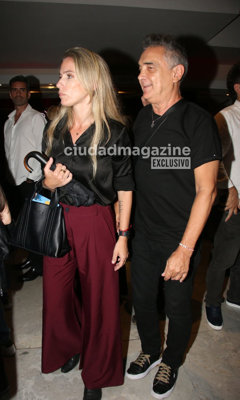 Nito Artaza y su novia en el estreno de Annie (Foto: Movilpess).