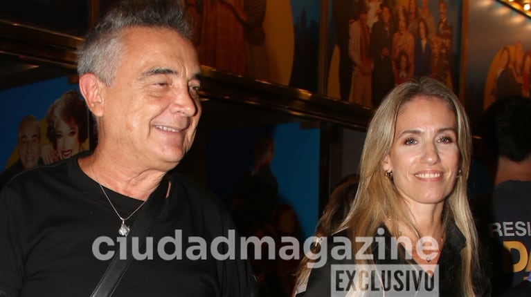 Nito Artaza y su pareja en un evento porteño (Foto: Movilpress).