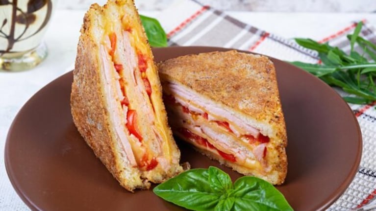 No lo vas a poder creer: la receta para elevar los sandwichs de miga a otro nivel
