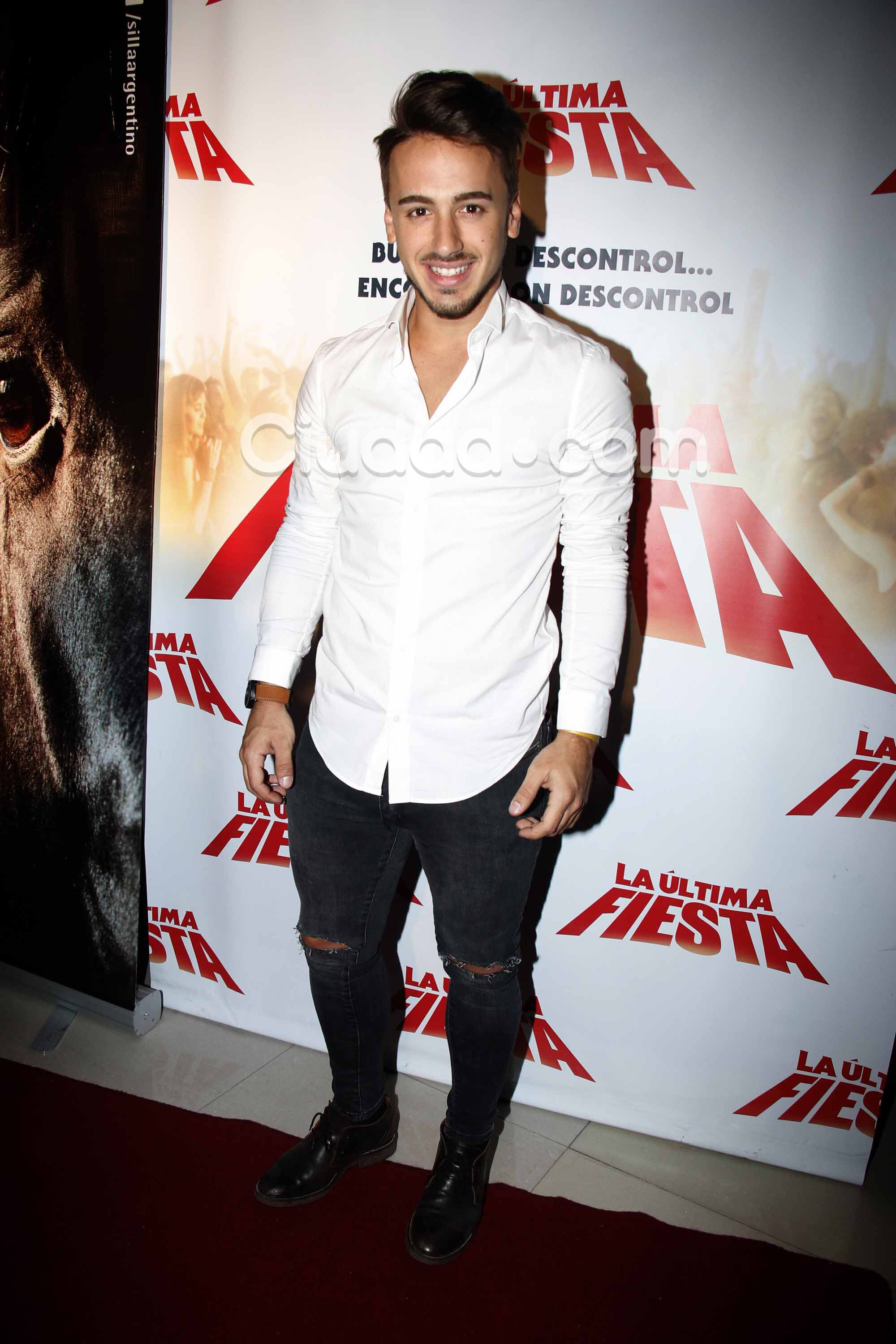 ¡Noche de cine! Famosos y parejitas en la premiere de la película de Nico Vázquez. (Foto: Movilpress)
