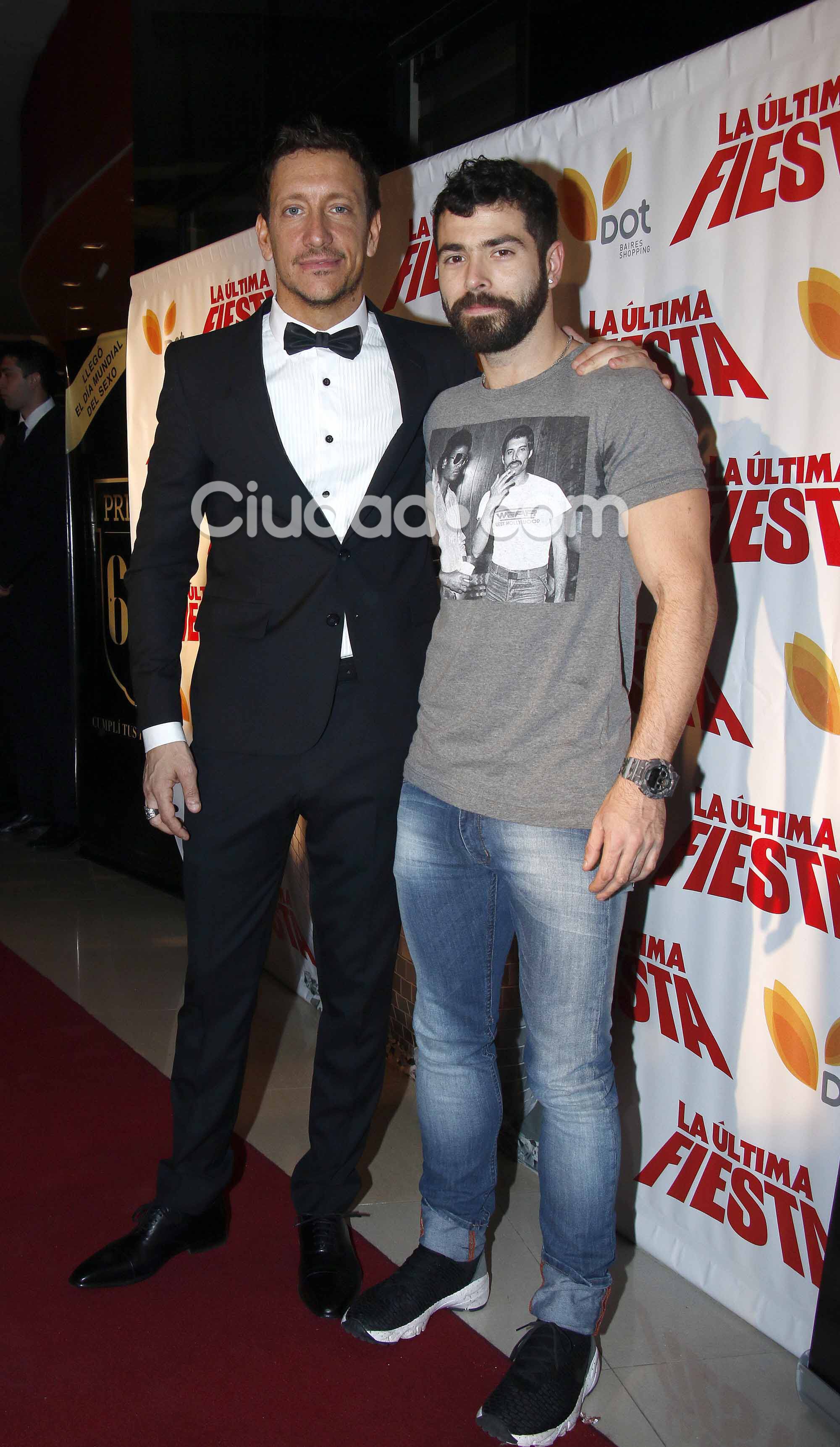 ¡Noche de cine! Famosos y parejitas en la premiere de la película de Nico Vázquez. (Foto: Movilpress)