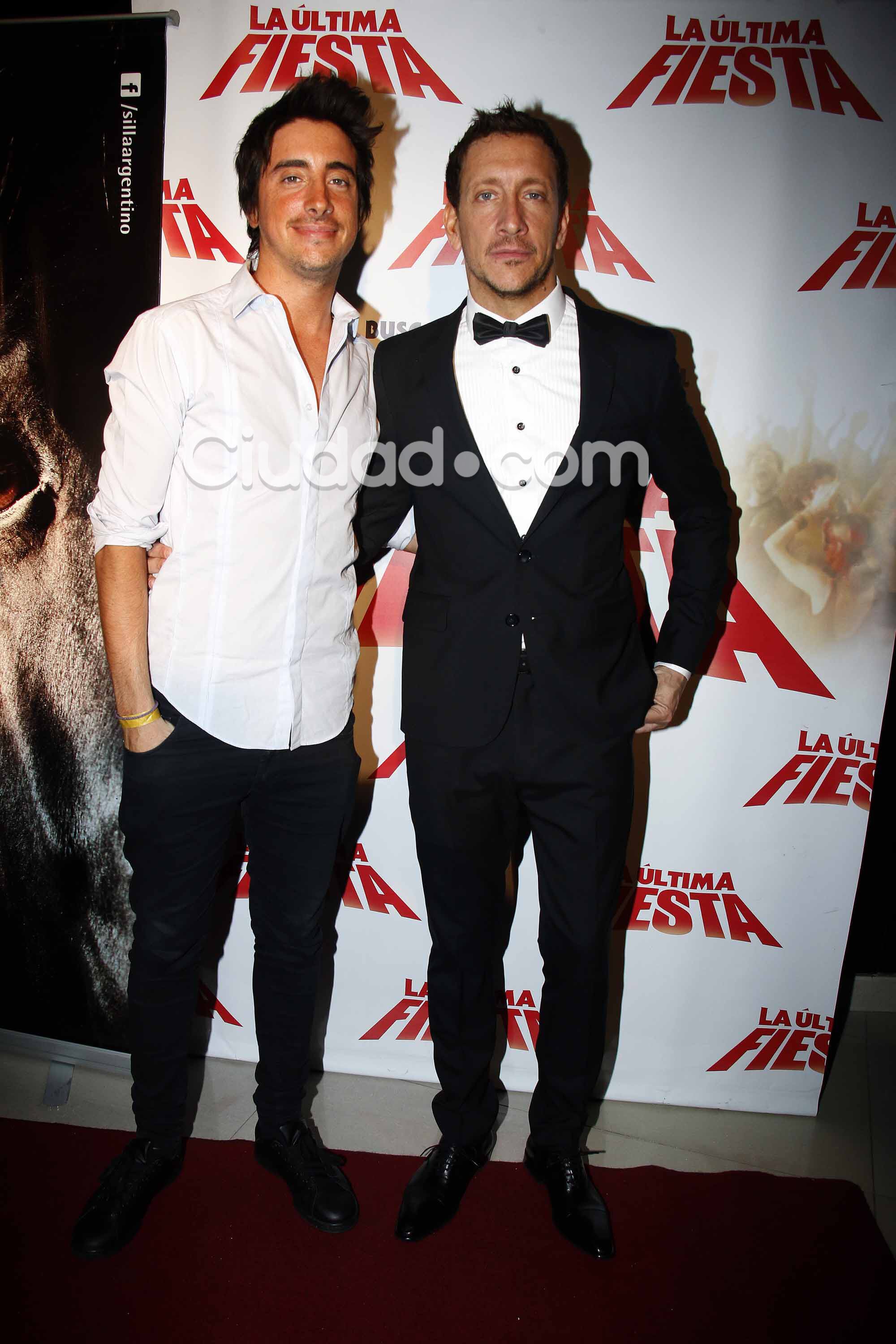 ¡Noche de cine! Famosos y parejitas en la premiere de la película de Nico Vázquez. (Foto: Movilpress)