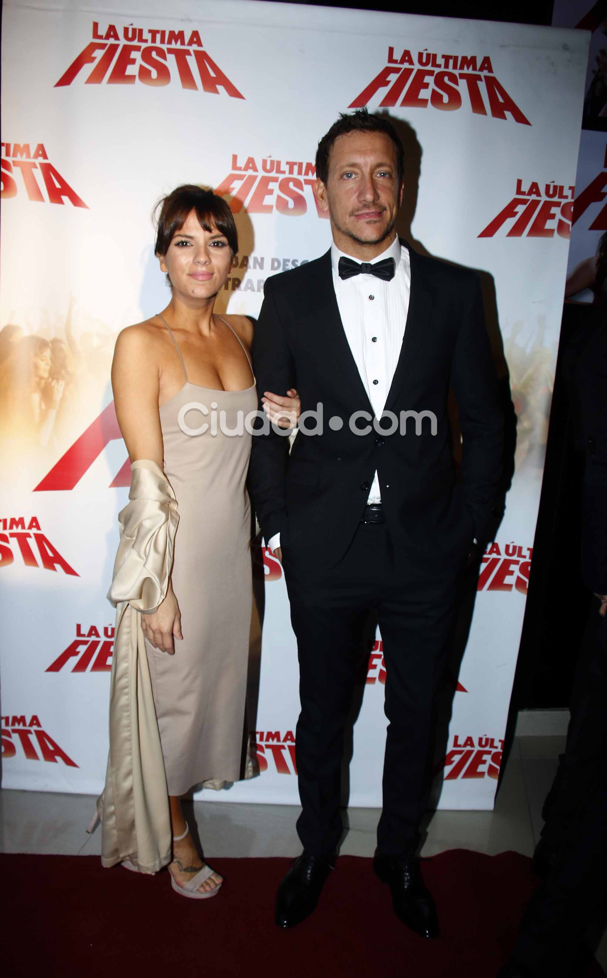 ¡Noche de cine! Famosos y parejitas en la premiere de la película de Nico Vázquez. (Foto: Movilpress)