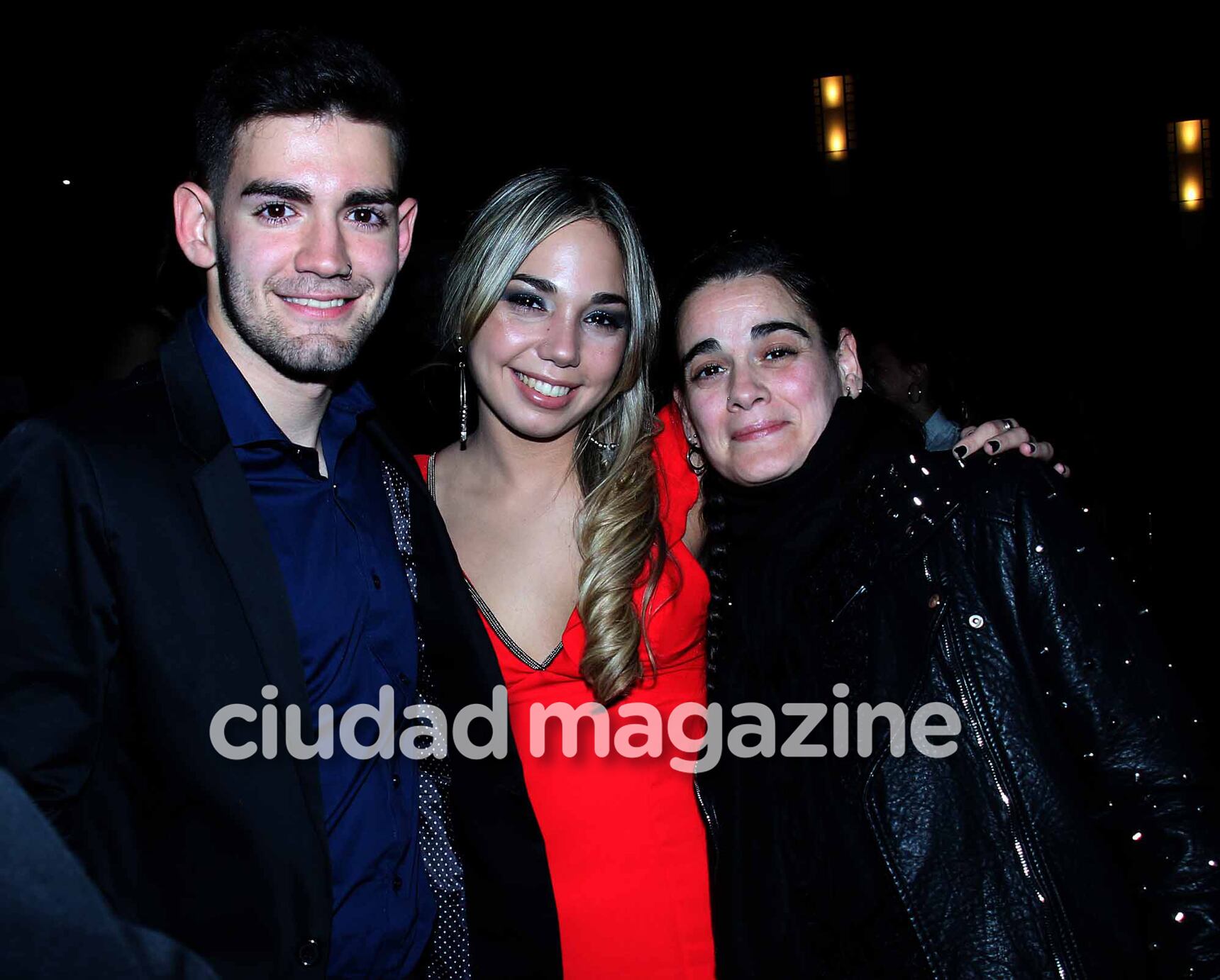 Noche de famosos en el estreno de El Potro. (Foto: Movilpress)